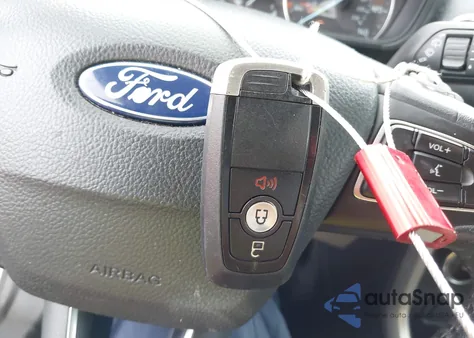 2019 Ford Ecosport Titanium z USA, uszkodzony, nr VIN MAJ6S3KL5KC279675